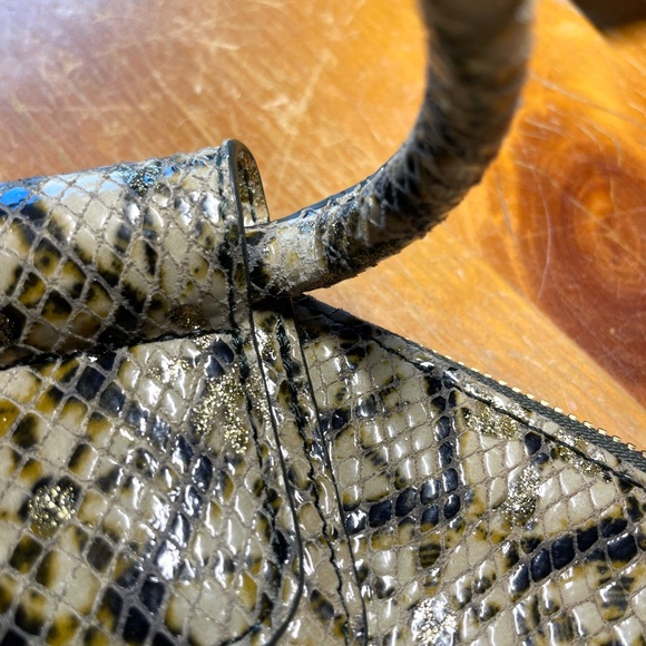 Vintage HOBO Sable Wristlet/Clutch - Snakeskin Embossed Leather (Twinkle Print) - Picture 7 of 9